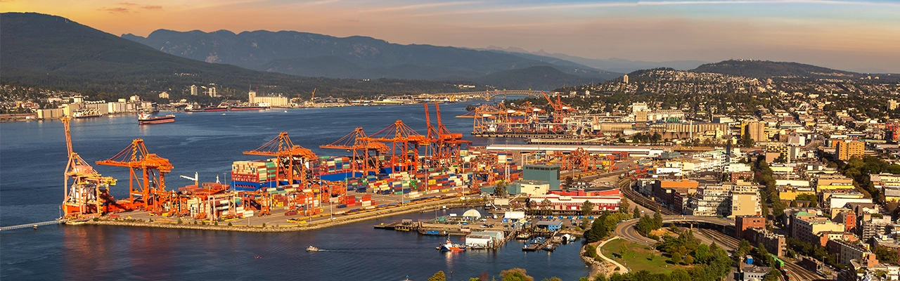 Toàn cảnh Vancouver Centerm Terminal - Cảng container lúc hoàng hôn, Canada